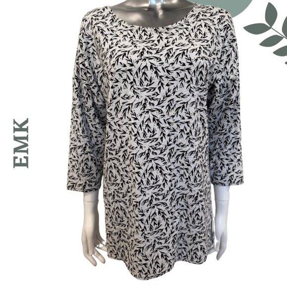 EMK X-Small Graphic Leaf Pattern Top | Ursula 3/4 Sleeve Tee | Grey Black - Picture 1 of 7